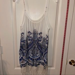 Large Entre white blue top